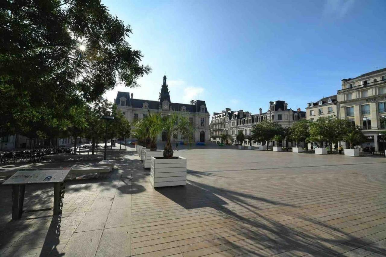 An Authentic Experience With Spa In The Center Poitiers Exteriér fotografie